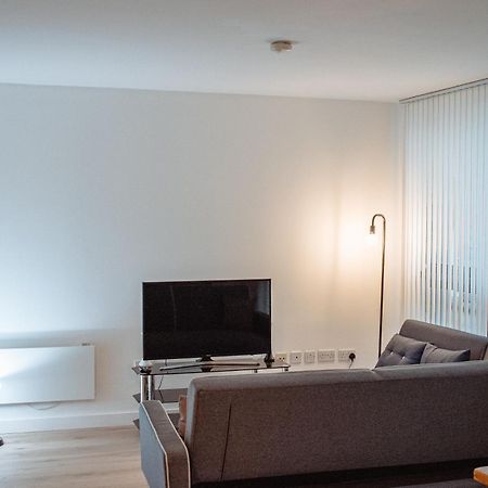 Central & Spacious, Sleeps 8, Perfect For Groups Leeds  Buitenkant foto