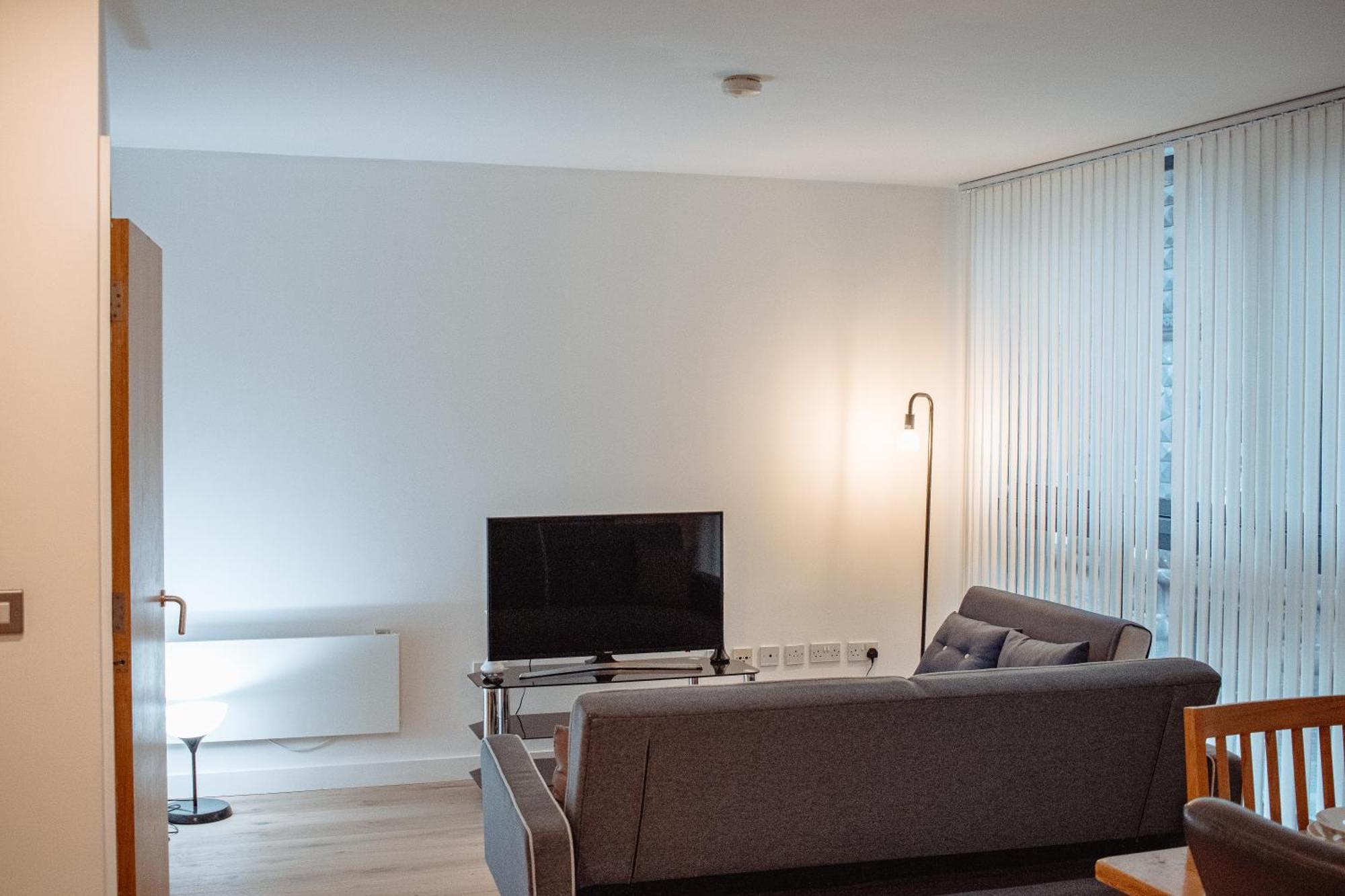 Central & Spacious, Sleeps 8, Perfect For Groups Leeds  Buitenkant foto