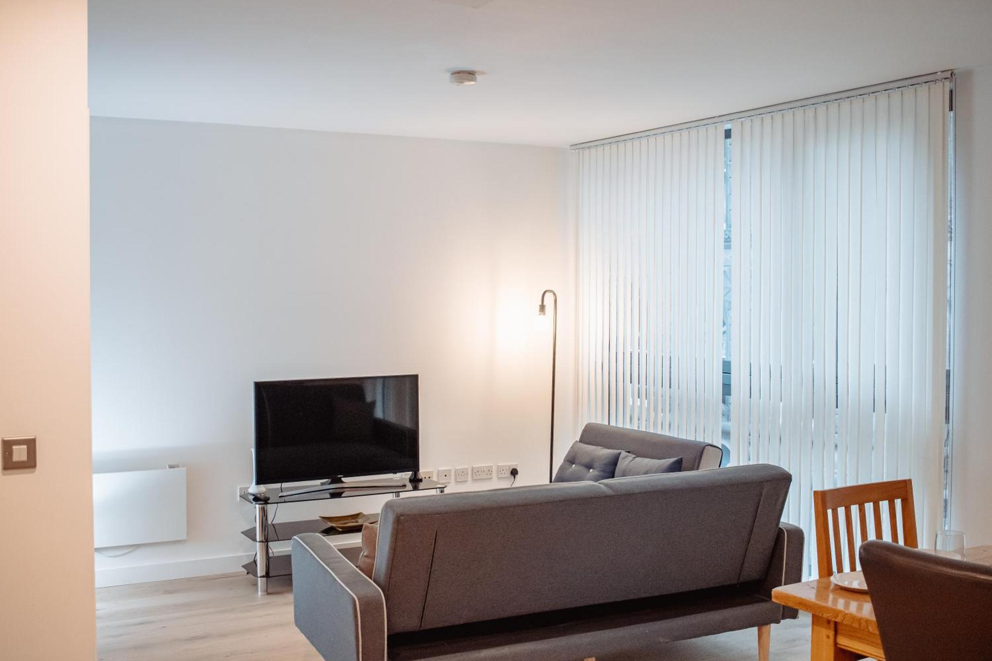 Central & Spacious, Sleeps 8, Perfect For Groups Leeds  Buitenkant foto