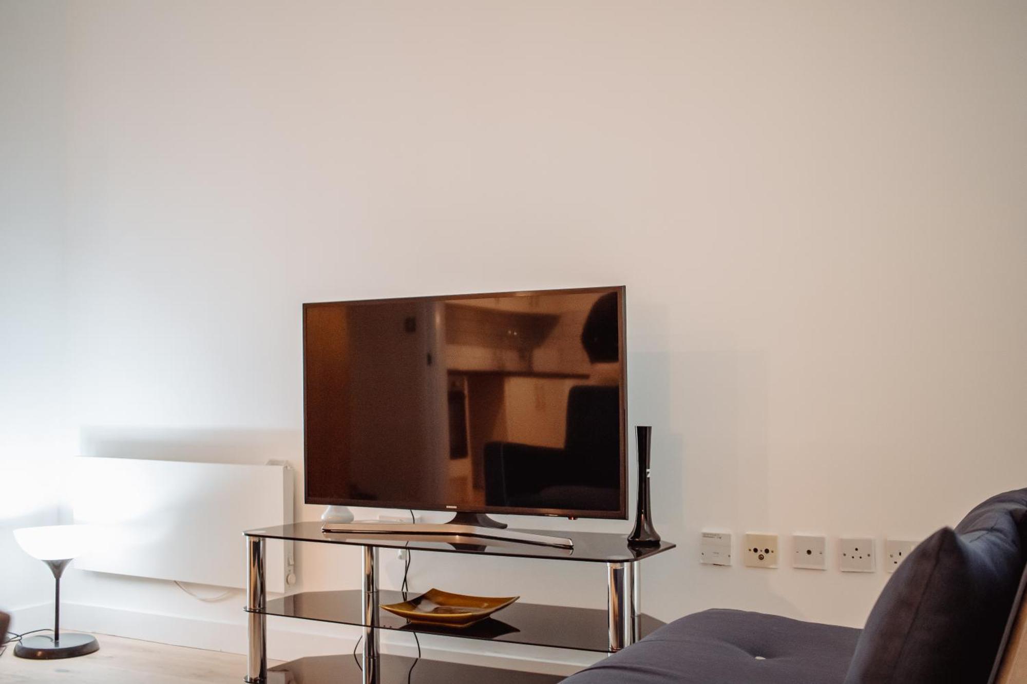 Central & Spacious, Sleeps 8, Perfect For Groups Leeds  Buitenkant foto