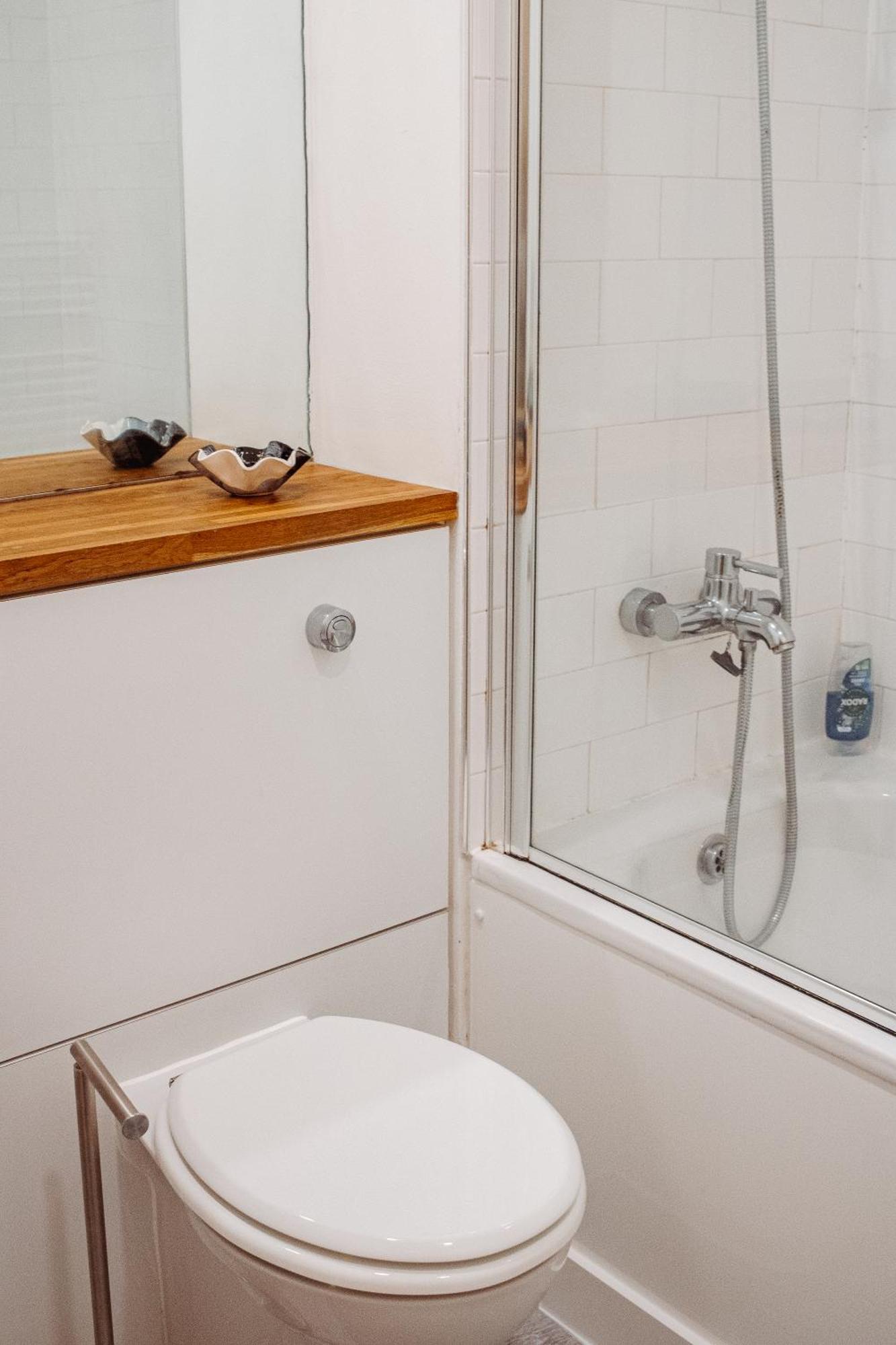 Central & Spacious, Sleeps 8, Perfect For Groups Leeds  Buitenkant foto