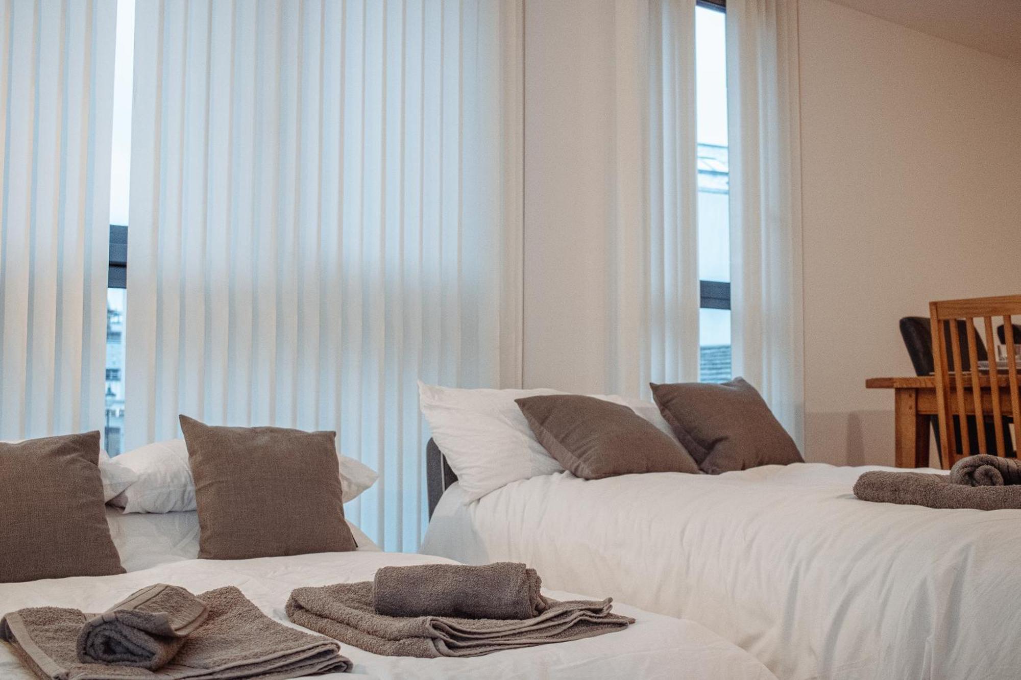 Central & Spacious, Sleeps 8, Perfect For Groups Leeds  Buitenkant foto