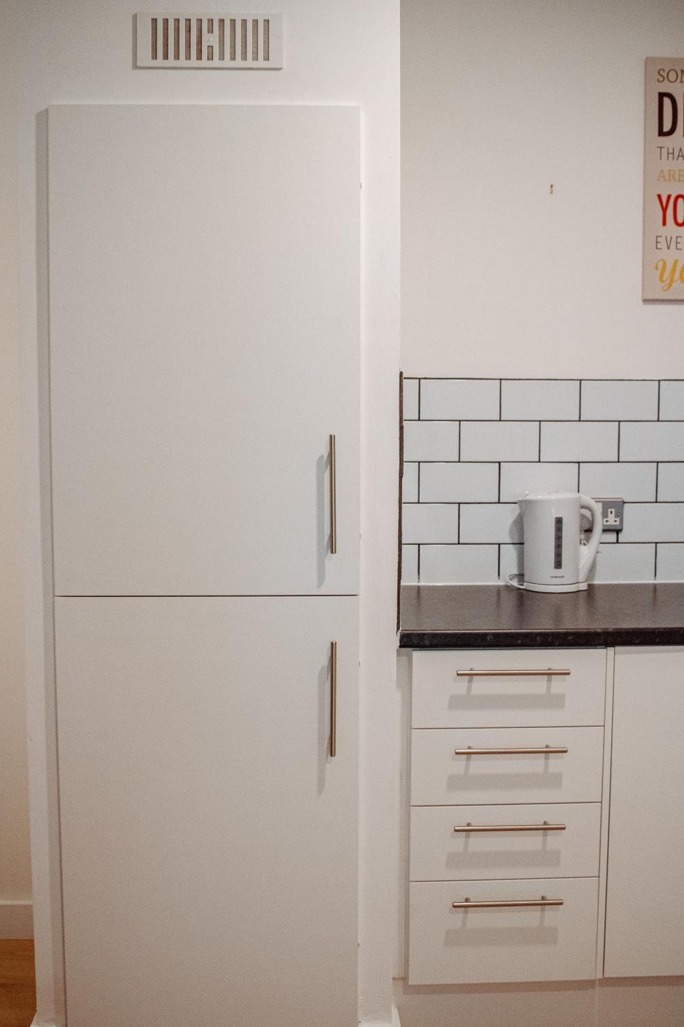 Central & Spacious, Sleeps 8, Perfect For Groups Leeds  Buitenkant foto